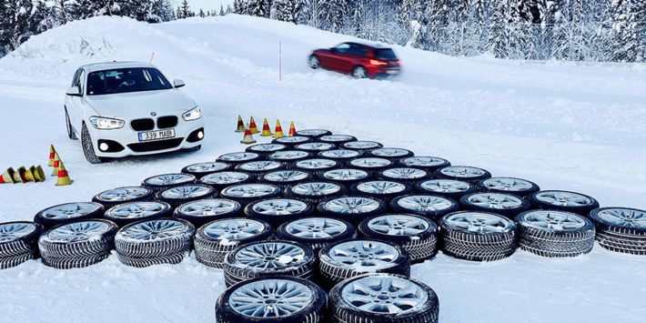 Autobild heeft een vergelijkende test uitgevoerd met de beste winterbanden voor compacte en middelgrote auto’s, sedans en space wagons, op sneeuw, droge en natte wegen